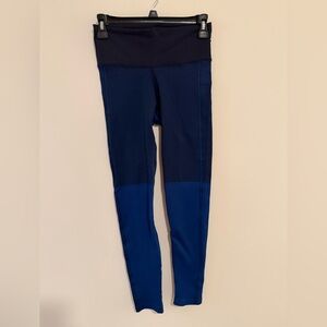 *LIKE NEW* Athleta Compression Leggings in Textured Blue Ombré